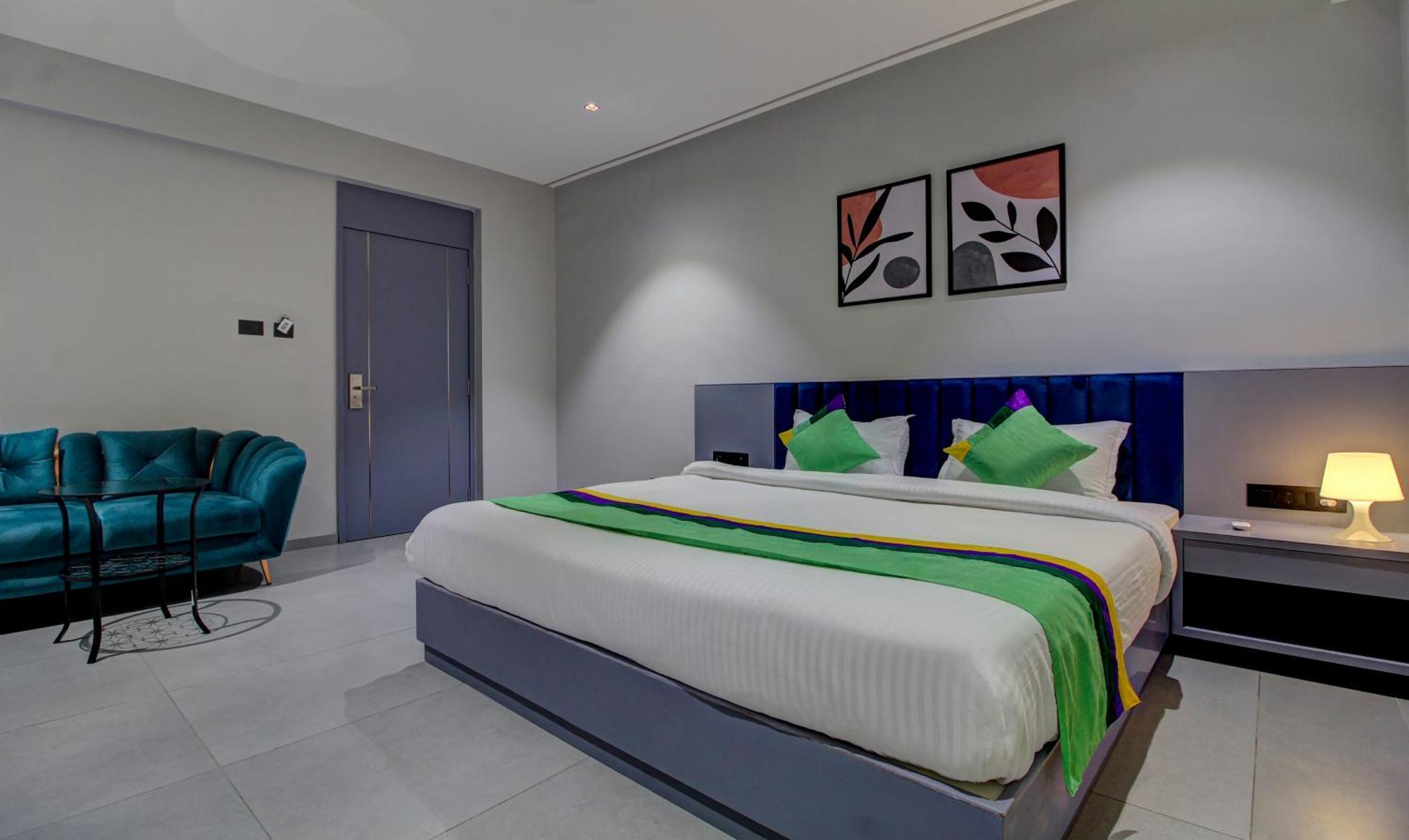 Comfort Inn Baner- Indian Nationals Only Pune Exterior foto