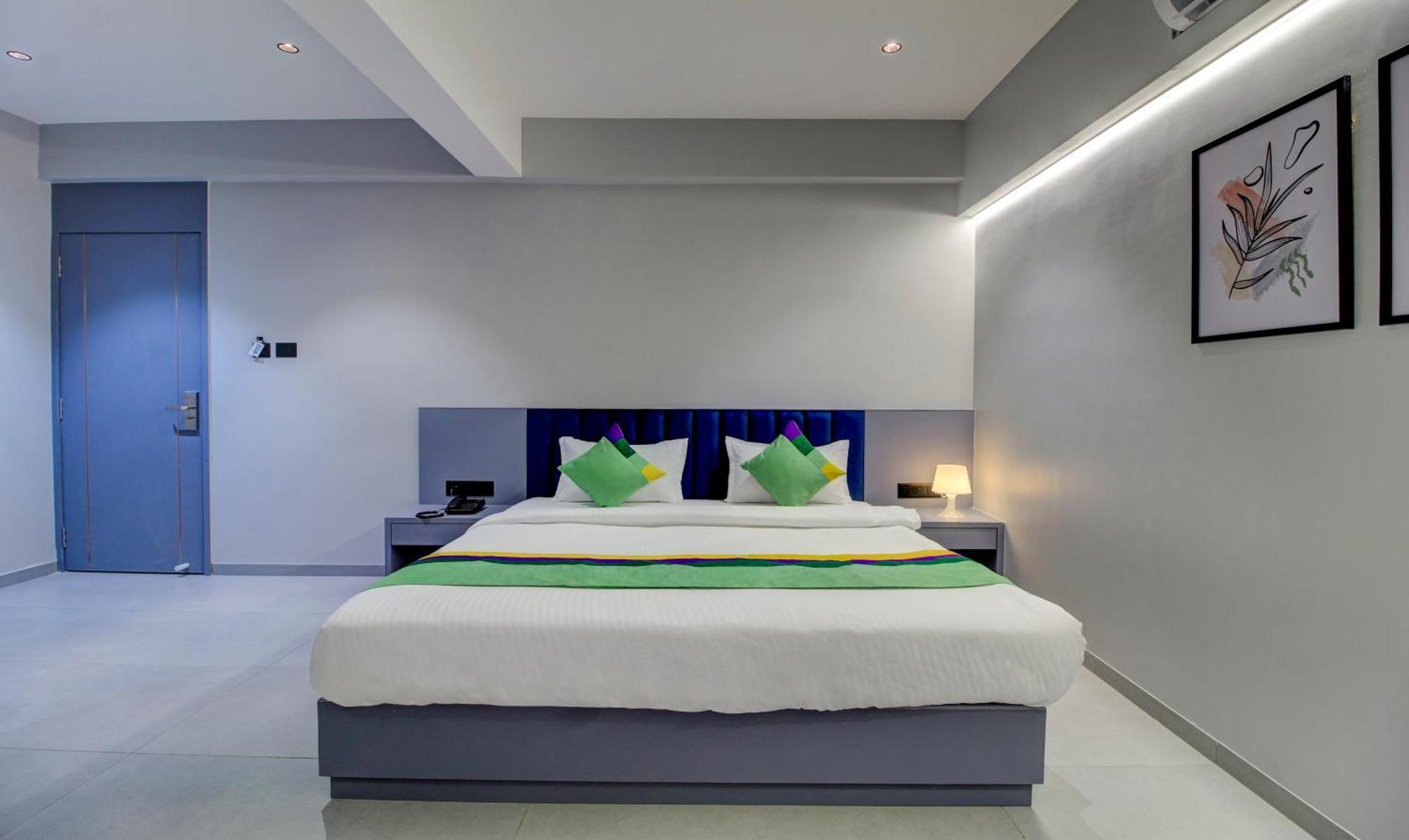 Comfort Inn Baner- Indian Nationals Only Pune Exterior foto